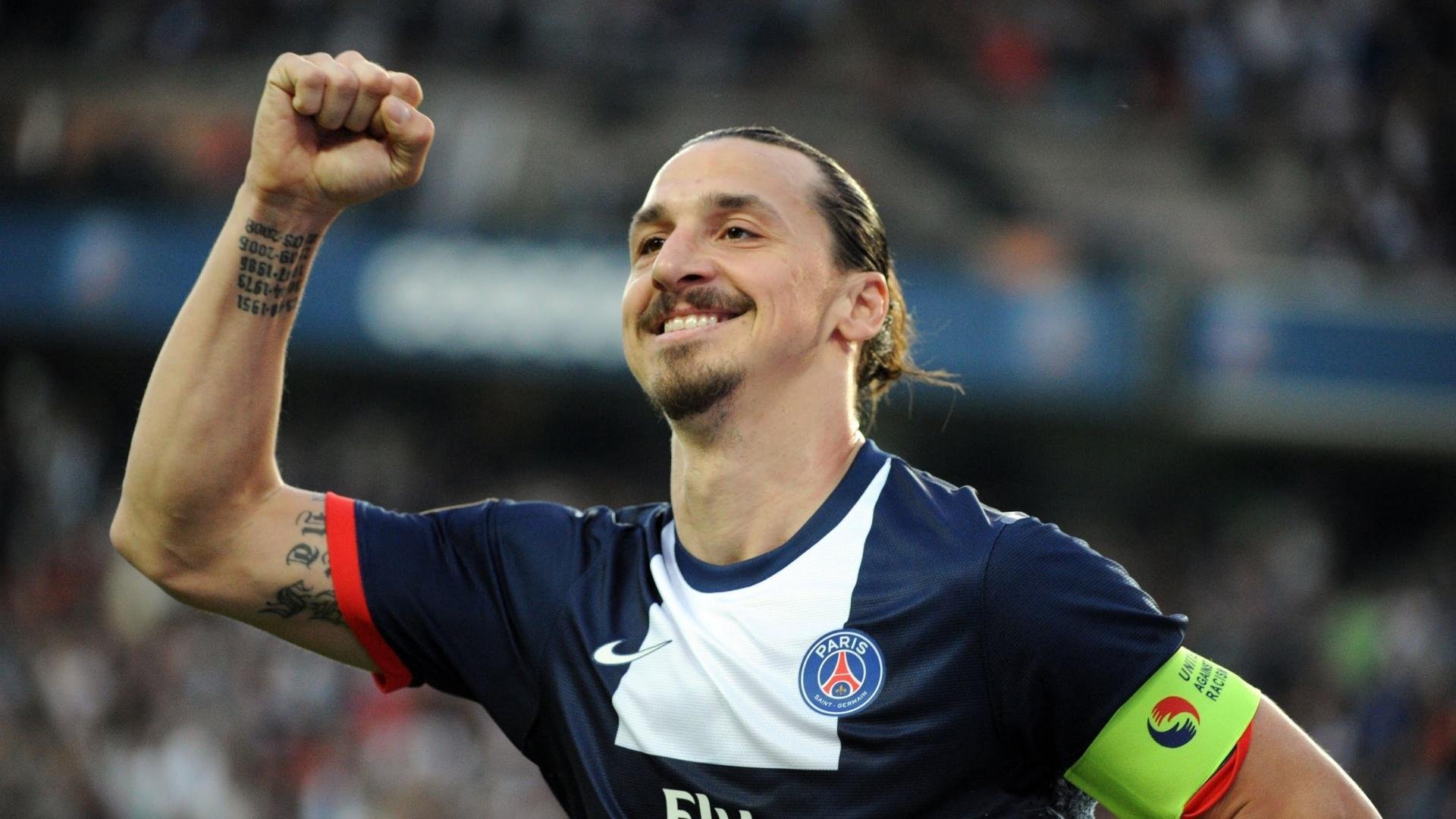 足球赛场焦点！澳大利亚队对阵美国队，体能极限考验，赛场硬仗一触即发