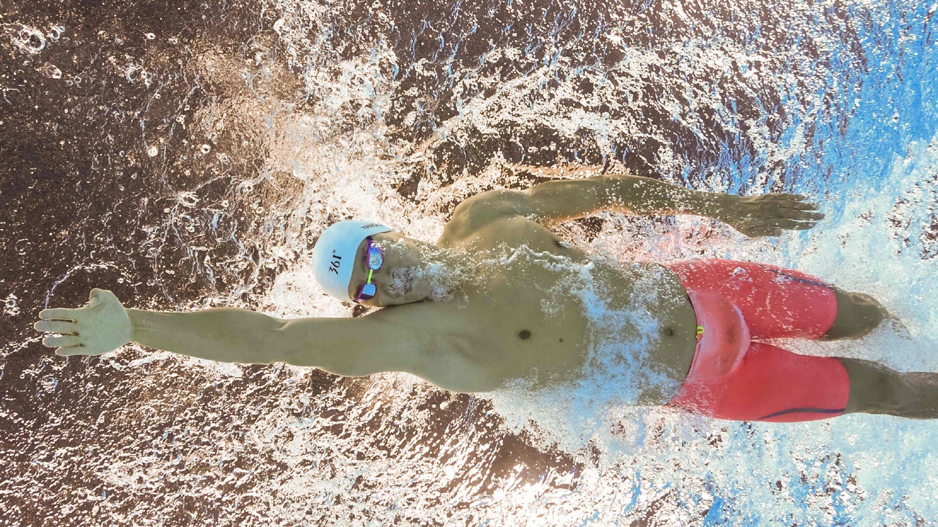 又见绝平!洛杉矶湖人与辽宁男篮鏖战至终场,周琦读秒救主