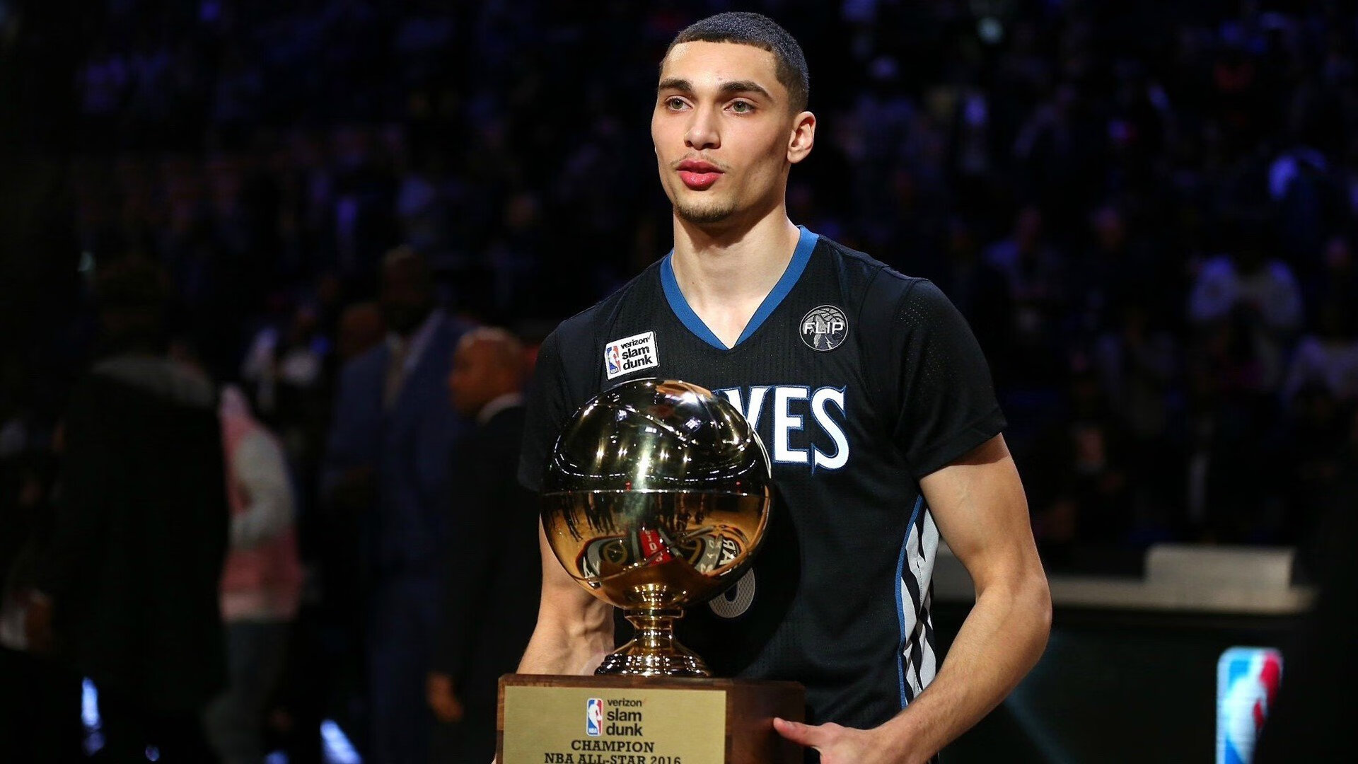 利拉德赛后谦逊发言登热搜，广东男篮小胜皇家马德里引发热议