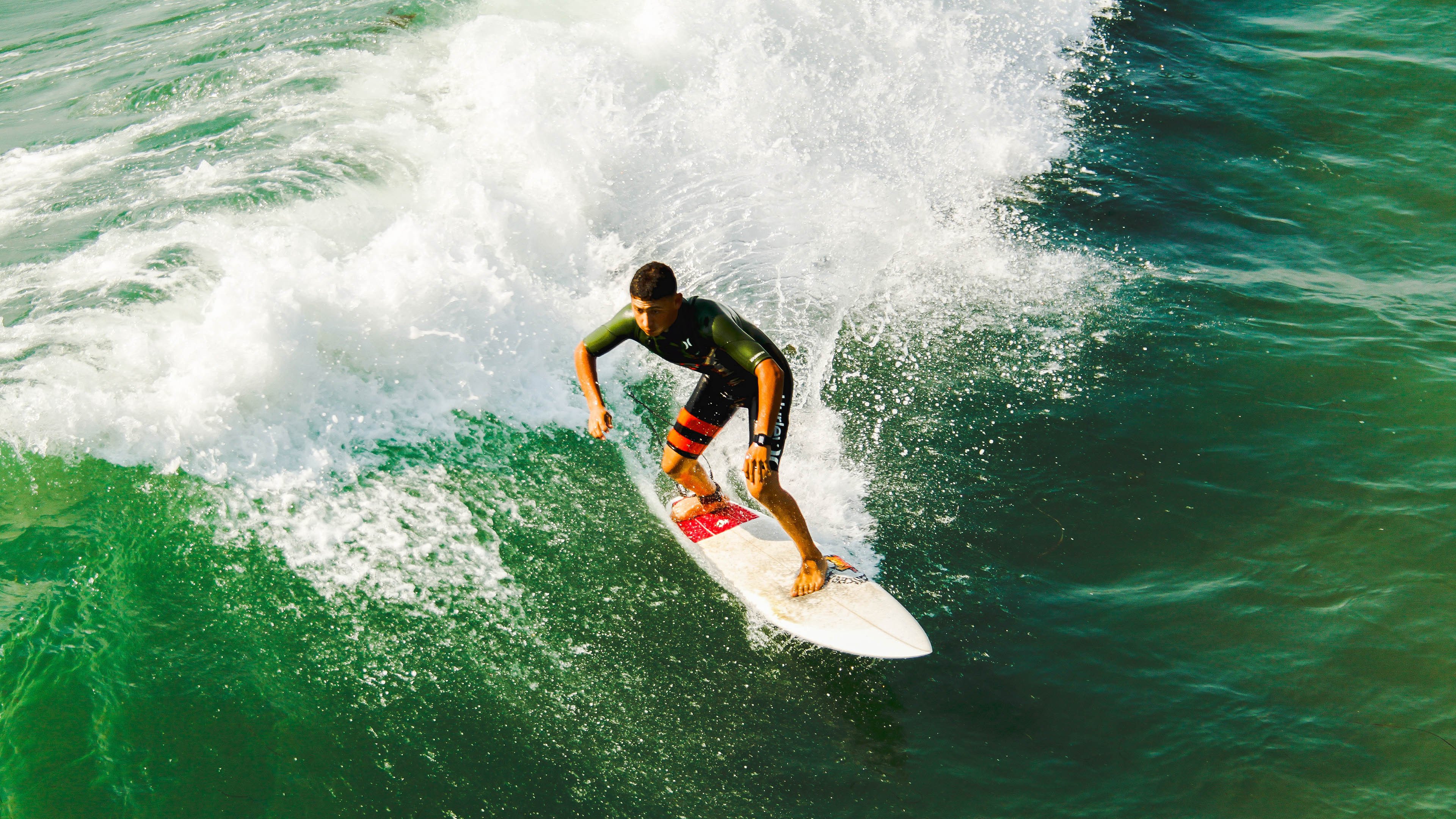 东契奇回归赛场，问鼎冠军首场状态亮眼，热火观众沸腾！