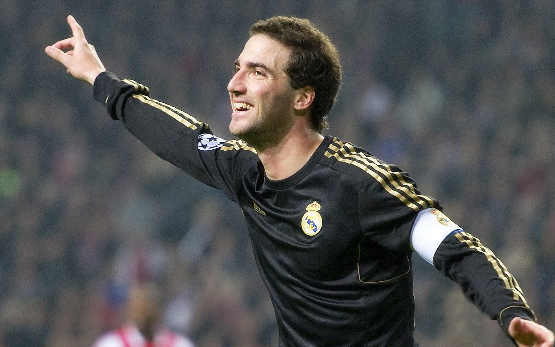 哈兰德连续二十场比赛得分突破纪录，TES挑战极限！